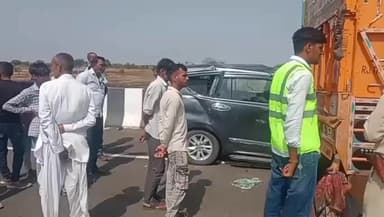 सुवासरा: अंतरालिया फंटे के पास कार ट्रक से टकराई, हादसे में एक बालिका की मौत