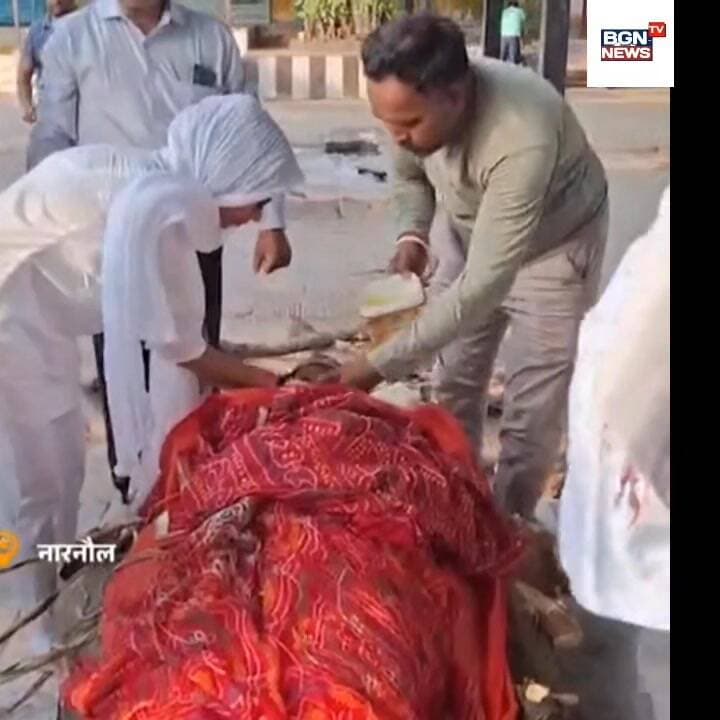 #बेटी #हो #तो #ऐसी
नारनौल की बेटी ने की सकारात्मक पहल ,समाज में पेश की अनोखी मिसाल, बेटा नही था तो बेटी ने मां की चिता ...