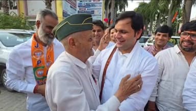 बुजुर्गों के प्रति खेल मंत्री गौरव गौतम का सम्मान और स्नेह, बुजुर्गों ने दिया भरपूर आशीर्वाद"
#palwal #faridabad #gaura...