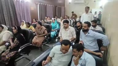धनौरा: गजरौला नगर पालिका में वार्ड की बैठक का आयोजन हुआ, राशन कार्ड का उठा मुद्दा