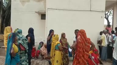 बिलग्राम: चचरापुर गांव में गिरवी रखे सोने-चांदी के जेवर लेकर सर्राफा व्यापारी फरार, ग्रामीणों ने थाने में की शिकायत