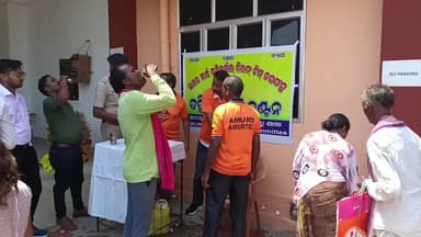 ବୌଦ୍ଧ ସଦର: ଜିଲ୍ଲାପାଳଙ୍କ କାର୍ଯ୍ୟାଳୟ ପରିସରରେ ଅମୃତ ପକ୍ଷରୁ ଜଳ ସେବା କାର୍ଯ୍ୟକ୍ରମ