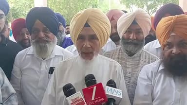ਗੁਰਦਾਸਪੁਰ: ਸ਼੍ਰੀ ਕਰਤਾਰਪੁਰ ਸਾਹਿਬ ਲਾਂਘੇ ਨੂੰ ਖੋਲਣ ਦੀ ਮੰਗ ਨੂੰ ਲੈਕੇ ਸ਼੍ਰੋਮਣੀ ਅਕਾਲੀ ਦਲ ਪੁਨਰ ਸੁਰਜੀਤ ਦੇ ਸੀਨੀਅਰ ਮੀਤ ਪ੍ਰਧਾਨ ਨੇ ਦਿੱਤੀ ਮੰਗ ਪੱਤਰ