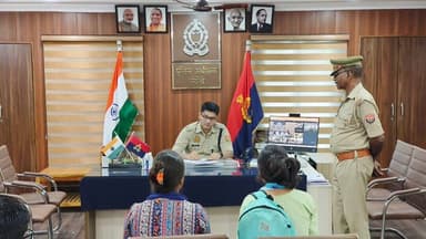#SP_BHAODHI श्री अभिनव त्यागी द्वारा पुलिस अधीक्षक कार्यालय में जनसुनवाई कर आमजन की शिकायतों एवं समस्याओं को सुना गया। ...