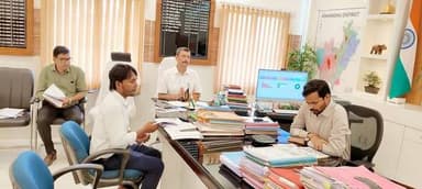 किशनगंज डीएम ग्राम पंचायतों की सक्रिय भागीदारी से लागू होगा SWM Rule-2026
प्रेस विज्ञप्ति 413
किशनगंज जिला मुख्यालय स्...