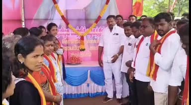 நாகப்பட்டினம்: தியாகி அஞ்சலை அம்மாள் 136 வது பிறந்த தினத்தை ஒட்டி தமிழக வெற்றி கழகத்தினர் இனிப்புகள் வழங்கி மலர் தூவி மரியாதை