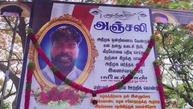 சூளகிரி: அதிமுக ஒன்றிணைய வலியுறுத்தி தற்கொலை செய்துக்கொண்ட அதிமுக நிர்வாகி: சூளகிரியில் அதிமுகவினர் மகேந்திரன் படத்திற்கு அஞ்சலி