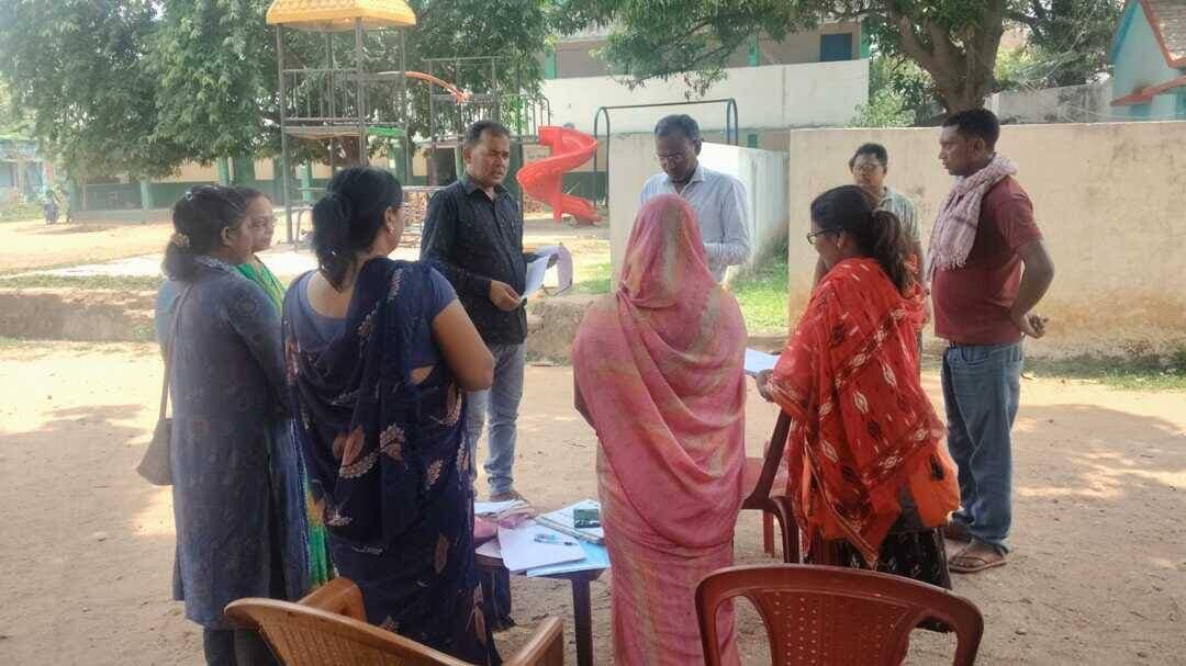 मतदाता सूची के विशेष पुनरीक्षण कार्यक्रम (SIR)-2026 के तहत जिले में अनमैप्ड मतदाताओं के सत्यापन एवं मैपिंग का कार्य युद्धस्तर पर जारी। ■ निर्वाचक निबंधन पदाधिकारियों एवं सहायक निर्वाचक निबंधन पदाधिकारियों द्वारा विभिन्न मतदान केंद्रों का निरीक्षण...