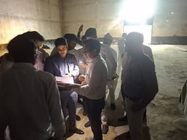 जिलाधिकारी ने घोसी चीनी मिल के मरम्मत कार्यों का किया निरीक्षण, समयबद्ध एवं गुणवत्तापूर्ण कार्य पूर्ण कराने के दिए निर्द...