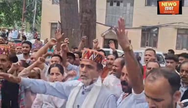 जिला परिषद कुल्लू धाउगी वार्ड से निर्दलीय प्रत्याशी ओम प्रकाश ठाकुर का आरोप चुनाव नतीजों में हुई गड़बड़ी समर्थकों के साथ ...