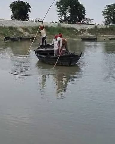 #ब्रेकिंग_न्यूज़....
अंतिम संस्कार में गए दो युवक सरयू नदी में डूबे, तलाश जारी
#बस्ती। #कप्तानगंज थाना क्षेत्र के रखिया ...