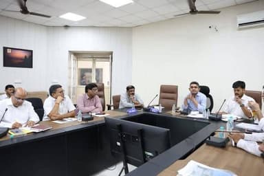 मानसून पूर्व बाढ़ प्राकृतिक आपदा से पूर्व की तैयारी के संबंध में बैठक संपन्न
जिला स्तरीय कंट्रोल रूम का गठन, हेल्पलाइन ...