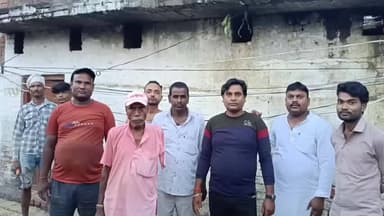तुलसीपुर: बांस बल्ली के सहारे चल रही विद्युत आपूर्ति, विद्युत पोल लगाने की की जा रही मांग