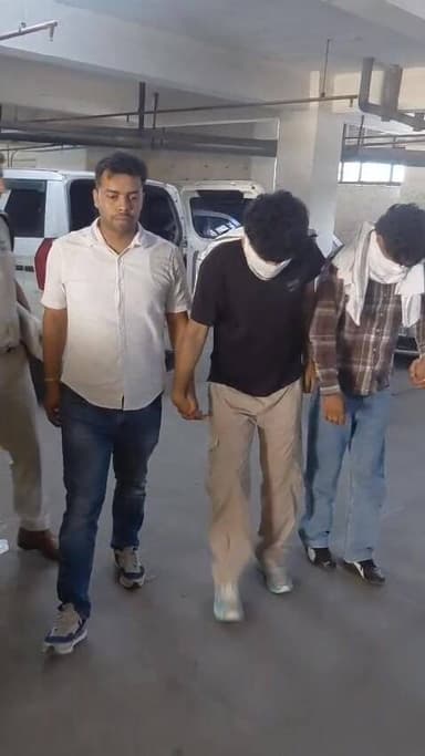 पानीपत पुलिस
01 जून 2026
*नाकाबंदी कर दो युवकों को अवैध हथियारों के साथ गिरफ्तार किया, 2 देसी पिस्टल, 1 देसी पिस्तौल व ...