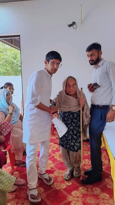बुजुर्गों की सेवा करने वाला कभी जीवन में नाकामयाब नहीं हो सकता विनोद रावल