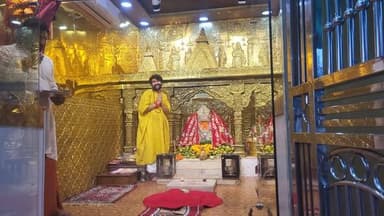 बागेश्वर धाम में हजारों श्रद्धालुओं का हुजूम उमड़ा
21 दिवसीय कठिन साधना पूर्ण कर बागेश्वर धाम लौटे बागेश्वर सरकार, हजा...
