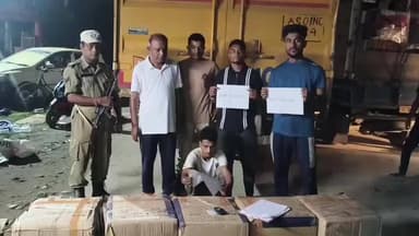 ধর্মনগর: চুরাইবাড়ি পুলিশ ওয়াচ পোস্টে কন্টেইনার গাড়ি থেকে ১,৫০০ বোতল নেশাজাতীয় সিরাপ উদ্ধার চালক রহিম উদ্দিন লস্করকে আটক করে