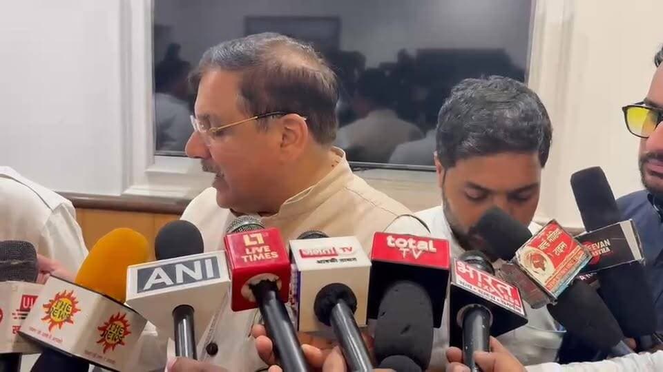 #सभागार नहीं मिलने पर #AAP सांसद #संजय सिंह ने #प्रयागराज से छात्र #आंदोलन का बिगुल #फूंका..? #ViralNewsUpdate #prayagra...