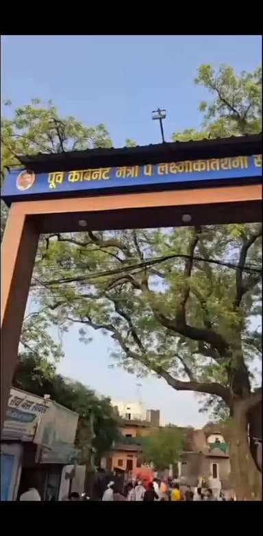 29 मैं सुक्रुबार की साम स्रोज बिदायक उमाकान सर्मा नई सबजी मंडी में कचले के ढेर पर जाकर बेट गाये और सबजी मंडी में फैली गं...