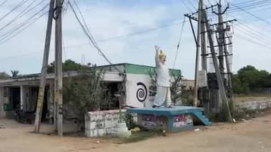 కోటపోలూరు గ్రామంలో దుర్వాసనతో అల్లాడుతున్న గ్రామస్తులు