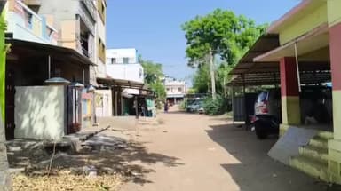 திருவாடனை: ரேஷன் கடை அருகே துணிகரம்: மதுபோதையில் இருந்தவரிடம் செல்போன் திருடிய சிறுவர்களுக்கு போலீஸ் வலைவீச்சு!