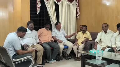 ನವಲಗುಂದ: ಶಾಸಕ ಎನ್ ಎಚ್ ಕೋನರಡ್ಡಿ ಅವರಿಗೆ ಸಚಿವ ಸ್ಥಾನ ನೀಡಬೇಕು ಎಂದು ನವಲಗುಂದದಲ್ಲಿ ಕಾಂಗ್ರೆಸ್ ಮುಖಂಡರು ಹಾಗೂ ಕಾರ್ಯಕರ್ತರ ಸಭೆ