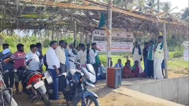 ಹೊಳಲ್ಕೆರೆ: ಬೊಮ್ಮನಹಳ್ಳಿ ಗ್ರಾಮದ ಬಳಿ ರೈತರ ಅನಿರ್ಧಿಷ್ಟಾವದಿ ಪ್ರತಿಭಟನೆ ಆರನೇ ದಿನಕ್ಕೆ ಕಾಲಿಟ್ಟಿದೆ