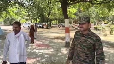 कन्नौज: देश की सरहद पर तैनात एक सैनिक अब अपनी पैतृक जमीन को बचाने के लिए अधिकारियों के दफ्तरों के चक्कर काटने को मजबूर