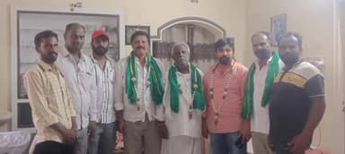 మడకశిరలో రాష్ట్ర వైకాపా రైతు కార్యదర్శి కి ఘన సన్మానం