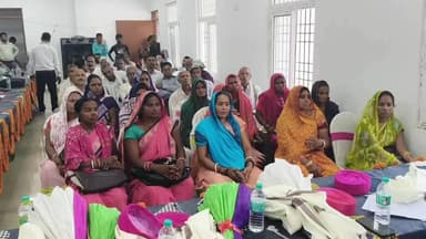 खानपुर: खानपुर उत्तरी पंचायत सरकार भवन में पंचायत स्तरीय सहयोग शिविर आयोजित