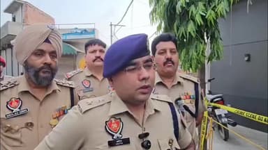 ਗੁਰਦਾਸਪੁਰ: ਕਲਾਨੌਰ ਦੇ ਇੱਕ ਨਿੱਜੀ ਹਸਪਤਾਲ ਦੀ ਐਮਰਜੈਂਸੀ ਵਿੱਚ ਹੋਇਆ ਬਲਾਸਟ ਮੌਕੇ ਤੇ ਪਹੁੰਚੇ ਐਸਐਸਪੀ ਗੁਰਦਾਸਪੁਰ ਅਦਿੱਤਿਆ ਜਾਂਚ ਜਾਰੀ