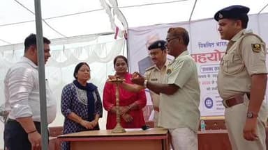 मशरक: डुमरसन और अरना में लगे सहयोग शिविर में उमड़ी भीड़, डुमरसन में सड़क अतिक्रमण का मुद्दा उठा