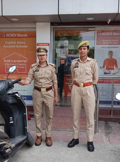 #SSP @moradabadpolice @satpal_IPS के निर्देशन में अपराध एवं अपराधियों पर नियंत्रण के दृष्टिगत जनपदीय पुलिस द्वारा बैंक चेकिंग अभियान चलाकर बैंक/एटीएम तथा बैंकों के आस-पास संदिग्ध व्यक्ति/वाहनों की चेकिंग की गयी 1/2
#UPPolice https://t.co/ehacwHDNpV