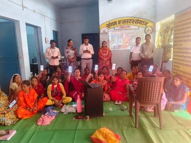 संगम सीएलएफ आतरगाँव में डिजिटल दीदी अभियान के तहत आयोजित कार्यशाला में बिहान दीदी की दुकान संचालिकाओं को डिजिटल भुगतान, वित्तीय साक्षरता, दुकान प्रबंधन एवं साइबर सुरक्षा का प्रशिक्षण दिया गया।
- महिलाओ ने यूपीआई, क्यूआर कोड आधारित भुगतान प्रणाली और सुरक्षित डिजिटल लेन-देन की जानकारी प्राप्त कर आत्मनिर्भर बनने की दिशा में नई सीख हासिल की।
#mmacdistrict_cg
#chhattishgarh
@chhattisgarhcmo
@dpr.chhattisgarh