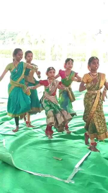 వనపర్తి తెలంగాణ ఆవిర్భావ దినోత్సవ వేడుకలలో నృత్య ప్రదర్శన