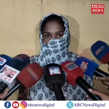 📌 ৰাজ্যত পুনৰ সংঘটিত হৈছে ভয়ংকৰ লাভ জেহাদৰ ঘটনা।
📌 এইবাৰৰ ঘটনাৰ স্থান হল ধুবুৰী জিলাৰ বিলাসীপাৰাত।
📌 এইবাৰ মিঞাঁ নহয়, খিলঞ্জীয়া মুছলমান যুৱকে ব্লাকমেইলিঙ কৰি হিন্দু যুৱতীৰ লগত সংঘটিত কৰিছে ভয়ংকৰ লাভ জেহাদ।
📌 ঘটনাকলৈ বিলাসীপাৰা থানাত ৫ জনৰ বিৰুদ্ধে ৰুজু হৈছে গোচৰ।
#NewsUpdate #Love #ABCNewsAssam