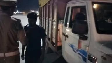 #Ghazipur बिरनो टोल प्लाजा पर श्रीमान अपर पुलिस महानिदेशक यातायात एवं सड़क सुरक्षा उत्तर प्रदेश के निर्देशन के क्रम में डॉ0 ईरज राजा पुलिस अधीक्षक गाजीपुर के पर्यवेक्षण में अपर पुलिस अधीक्षक नगर श्री राकेश कुमार मिश्र,क्षेत्र, एआरटीओ गाज़ीपुर, प्रभारी यातायात, थानाध्यक्ष बिरनो के नेतृत्व में कुल *8 टीमों* का गठन कर सगन चेकिंग अभियान चलाया गया इस अभियान के अंतर्गत मुख्यता ड्रंकन ड्राइव, प्रेशर हॉर्न,मोडिफाइड साइलेंसर, एचएसआरपी नंबर प्लेट, के विरुद्ध अभियान चलाया गया इस अभियान अंतर्गत कुल *399 वाहनों* का चालान काटा गया। जिसमें 01 ऐसे वाहन पाये गए जिनके चालक शराब के नशे की हालत में वाहन चलाते हुए पकड़े गए जिसके विरुद्ध वैधानिक कार्यवाही की गई व *10 वाहनों* का प्रेशर हॉर्न व 16 चालान नम्बर प्लेट के अंतर्गत चालान काटा गया जिसमें कुल *600500 रुपए* तक का जुर्माना लगाया गया #Ghazipurup61 #GhazipurNews #समाचारगाजीपुर #ghazuprnews