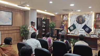 गोविंदपुर: जनता दरबार में उपायुक्त ने सुनीं लोगों की समस्याएँ, गोबिंदपुर से कई लोग शिकायत लेकर पहुँचे