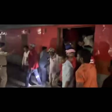 रेलवे पुलिस ने पकड़ा लाखों का तस्करी का सामान