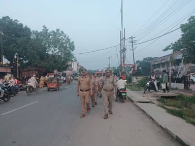पुलिस अधीक्षक अमरोहा श्री लखन सिंह यादव के निर्देशन में समस्त थानों द्वारा कानून एवं शांति/सुरक्षा व्यवस्था कायम रखने हेतु अपने-अपने थाना क्षेत्रान्तर्गत पैदल गस्त तथा संदिग्ध व्यक्ति/वाहनों की चैकिंग की गयी ।
#Footpatrolliong
@Uppolice https://t.co/WhN0nKBinK