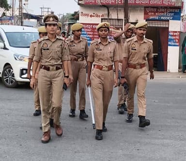 जनपद में अपराध-नियंत्रण व आमजन में सुरक्षा की भावना जागृत करने के दृष्टिगत #SPBahraich के निर्देशन में थाना कोतवाली देहात पुलिस द्वारा भीड़-भाड़ वाले स्थानों तथा मिश्रित आबादी वाले संवेदनशील क्षेत्रों में किया गया पैदल गश्त।
#UPPolice https://t.co/uB30wPFJUY
