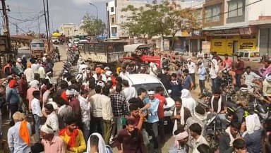 खाद की मांग को लेकर किसानों ने अशोकनगर में सेन चौराहे पर किया चक्का जाम #kisan