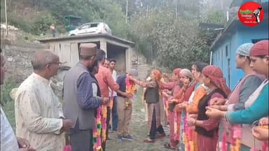 ब्लॉक समिति सदस्य के रूप में जमातखाना, बाड़ी, क्शोली तथा तुनन पंचायत से रणजीत ठाकुर ने मारी बाज़ी
#kullutodaynews #SachKiAwaaz #MediaPower #HimachalNews #himachalkiawaaz #himachalpradesh #rampur #BreakingNews #shimla #kullu