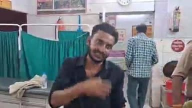 ऐसे अपराधी को आप क्या कहेगें
इटावा में क्रिमिनल छाती ठोक कर बोल रहा है
उसके भैया की 2 शादी हुई, बड़ी वाली उन्होने उसे दे दी, उसी की छाती पर तमंचा लगाया था
उरई जेल 3 बार हो आया
अब उसको सेन्ट्रल जेल देखनी है जिसमें जाली के अंदर से मिलाई होती है
अपनी पत्नी की छाती पर तमंचा तानने वाले कोमल सिंह का वक्तव्य।
#follower #nonfollowers