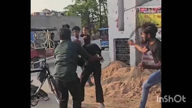 कोल: बन्ना देवी थाने के सामने परिजनों ने युवती को प्रेमी के साथ पकड़ा, प्रेमी के साथ बेल्ट से मारपीट कर युवती को जड़े थप्पड़