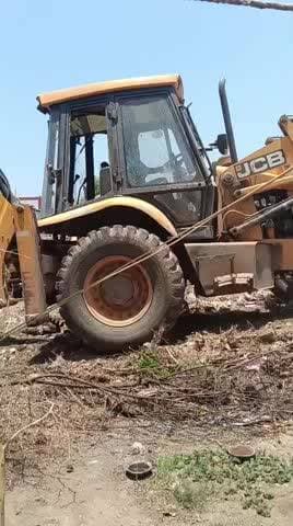 नगर पालिका द्वारा ग़रीब परिवारों के घरों को JCB से तोरे गए #pmmodij...