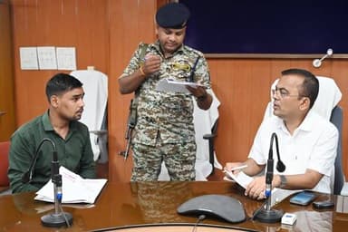 साप्ताहिक जनदर्शन में मांग एवं समस्याएं से संबंधित 91 आवेदकों ने दिया आवेदन
कलेक्टर ने प्राप्त आवेदनों का समयबद्ध निराकरण सुनिश्चित करने के दिए निर्देश
CMO Chhattisgarh DPR Chhattisgarh