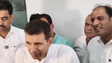 मंदसौर में शराबबंदी होने के बाद शराब बिकने के मामले में कांग्रेस प्रदेश अध्यक्ष जीतू पटवारी ने कशा तंज देखिए क्या कहा वीडियो में
#मंदसौर
#शराबबंदी। #जीतूपटवारी