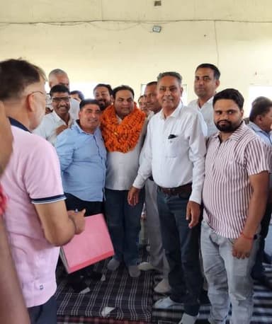 पैक्स कर्मचारी महासंघ कुरूक्षेत्र ने सर्वसम्मति से सतविन्दर सिंह भूखडी को जिला प्रधान, रविन्द्र कुमार महासचिव ,सुरजीत सिंह कोषाध्यक्ष,जगतार सिंह उप प्रधान, विक्रम सिंह उप प्रधान, बलदेव सिंह सह सचिव, अशोक महैता वरिष्ठ उपाध्यक्ष, पोलूराम मुख्य सलाहकार व राजेश सैनी सलाहकार नियुक्त किए गए