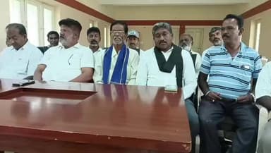 ಚಿಂತಾಮಣಿ: ಕೆ.ಹೆಚ್.ಮುನಿಯಪ್ಪರಿಗೆ ಉಪಮುಖ್ಯಮಂತ್ರಿ ಸ್ಥಾನ ನೀಡಬೇಕೆಂದು ನಗರದಲ್ಲಿ ದಲಿತ ಪರ ಸಂಘಟನೆಗಳ ಒಕ್ಕೂಟದಿಂದ ಒತ್ತಾಯ.